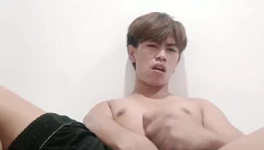 Young Asian Guy Wants You Daddy